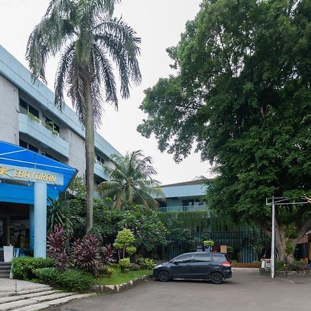 Reddoorz Plus Near Kebayoran Baru Blok S Джакарта Екстериор снимка
