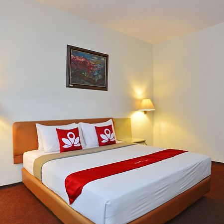 Reddoorz Plus Near Kebayoran Baru Blok S Джакарта Екстериор снимка