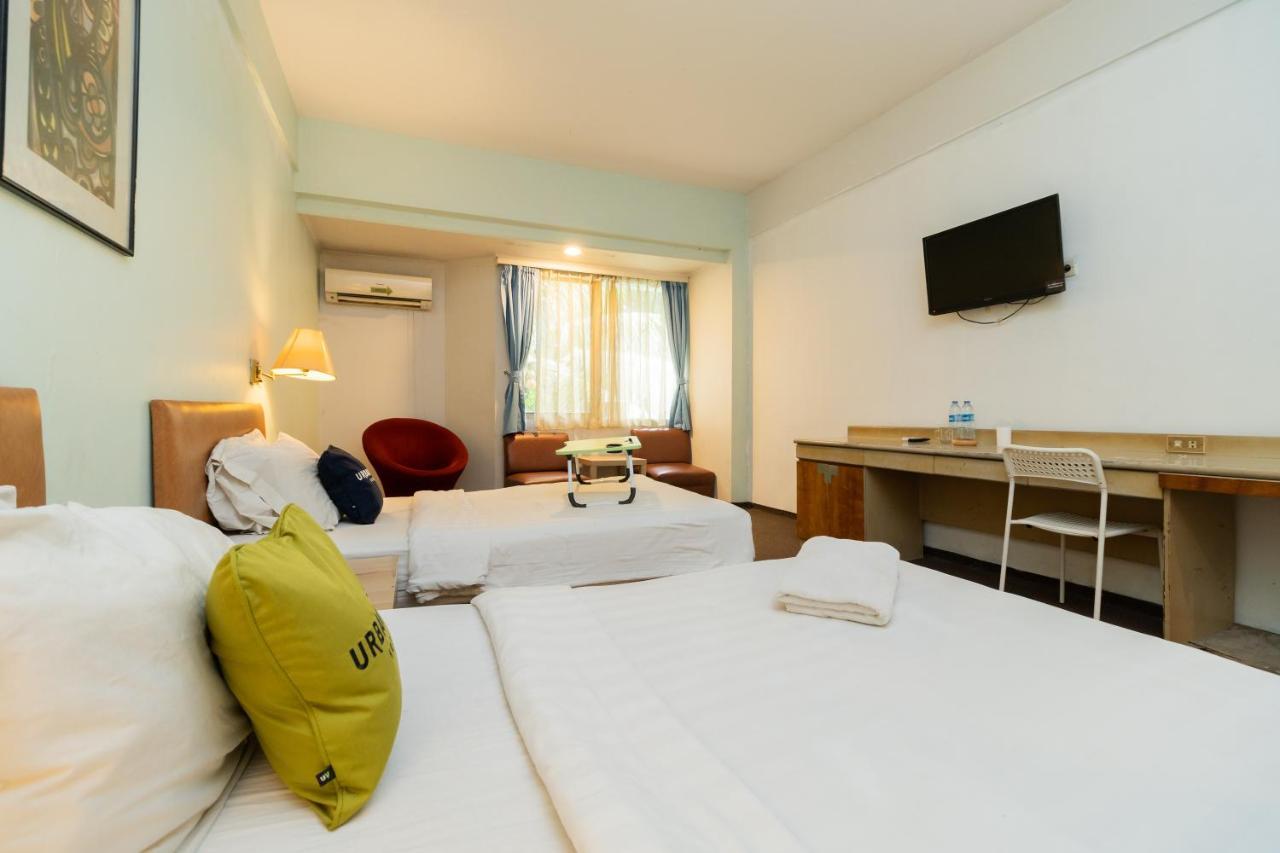 Reddoorz Plus Near Kebayoran Baru Blok S Джакарта Екстериор снимка